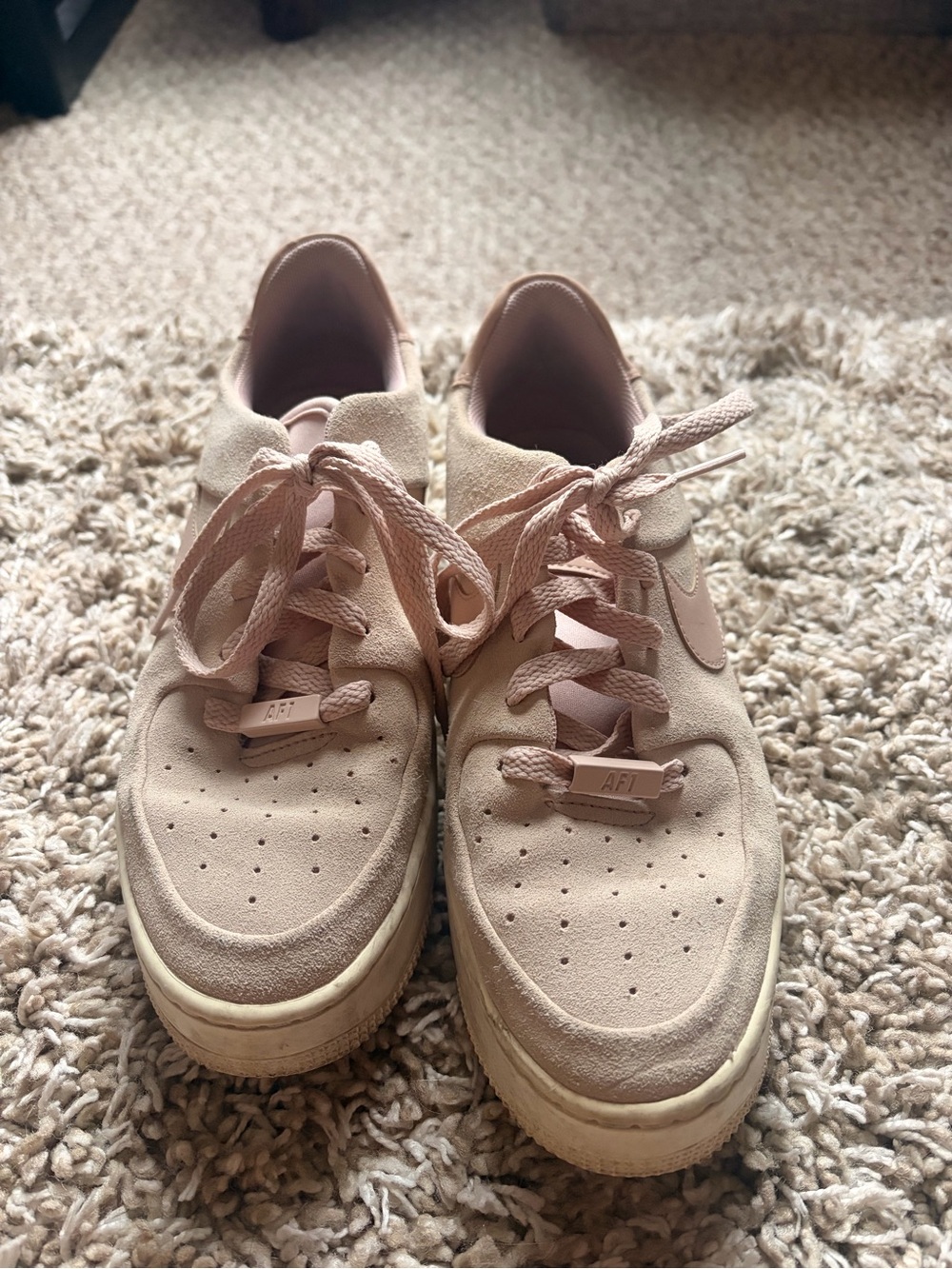 Nike Low-Top Sneakers in Light Pink